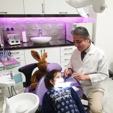 کلینیک تخصصی دندانپزشکی دکتر ناصری