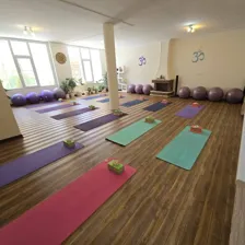 باشگاه یوگا حوا