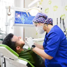 دکتر میترا وثوقی