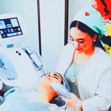 کلینیک زیبایی یسناطب