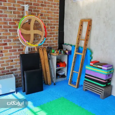 کاردرمانی و گفتاردرمانی امید شرق