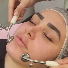 کلینیک زیبایی زروانی