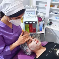 کلینیک زیبایی کندلا بیوتی