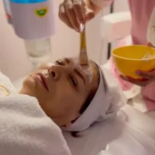 کلینیک زیبایی گلفام