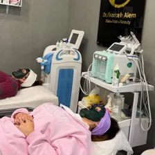 کلینیک زیبایی دکتر فیروزه عالم