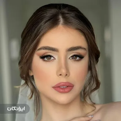 آموزشگاه آرایشگری صورتی