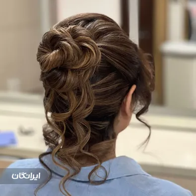 سالن زیبایی پر طلایی