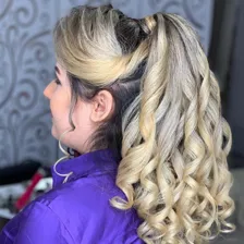 سالن زیبایی مانلی