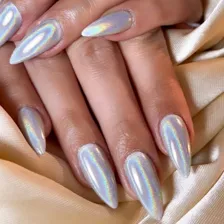 سالن کاشت ناخن نیلوفر طراز