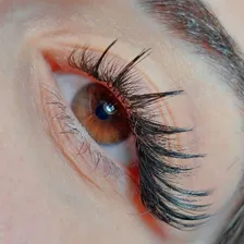 سالن خدمات مژه و ابرو زهره معصومی