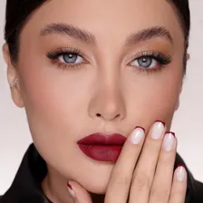 سالن کاشت ناخن سالا