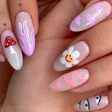 سالن کاشت ناخن هلیا عسگرپور