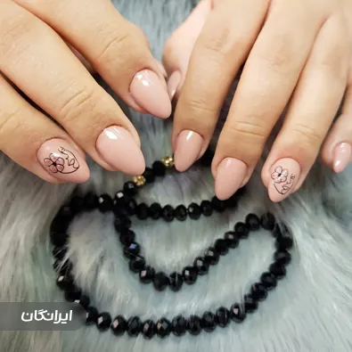 سالن کاشت ناخن آرلا