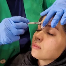 کلینیک زیبایی یاسمینا