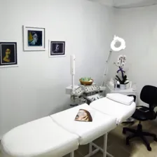 سالن پاکسازی پوست و فشیال مستانه