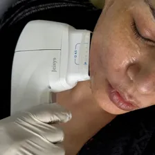 کلینیک زیبایی دکتر رامین نبی زاده خامنه