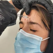 کلینیک زیبایی رز آبی