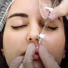 کلینیک زیبایی آریانا