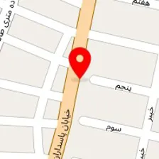 لوازم ورزشی قرمز پوشان