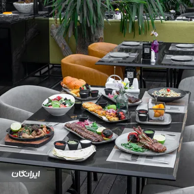 رستوران تن فور اِور