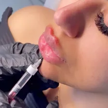 کلینیک زیبایی هلیا