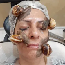 مرکز مراقبت پوستی ریحانه