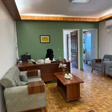 دکتر منیر جاور