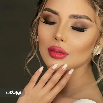 سالن کاشت ناخن مهدیس جوادی