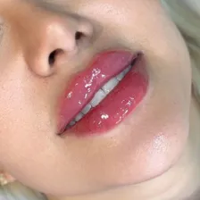 کلینیک زیبایی دکتر امیرحسین دینی