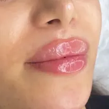 کلینیک زیبایی رویال