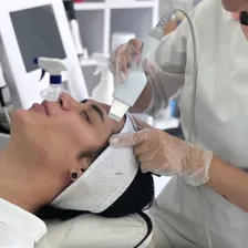 کلینیک زیبایی توکا