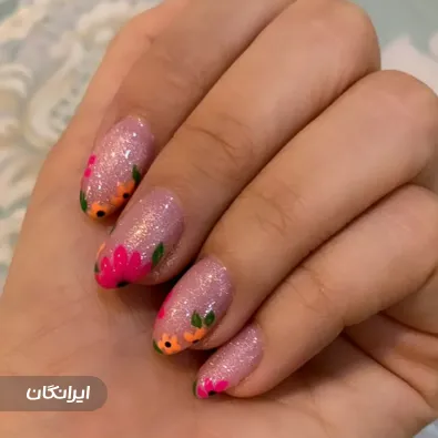 سالن کاشت ناخن شیرین