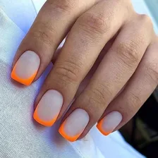 سالن کاشت ناخن فاطمه خالقی