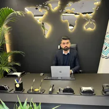 وکیل امید زینالی