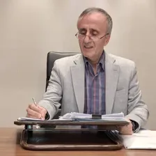 وکیل سیروس مشفق