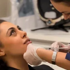 کلینیک زیبایی فلور