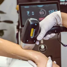 کلینیک زیبایی کلارا