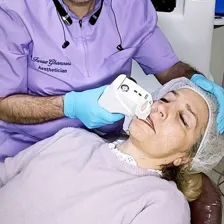 کلینیک زیبایی دکتر فراز قانونی