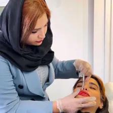 کلینیک زیبایی مانلی