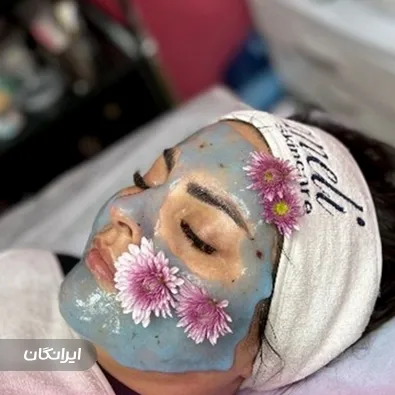 سالن مراقبت پوستی مانلی