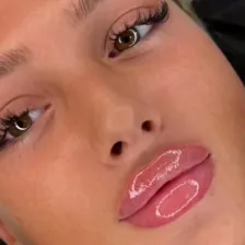 کلینیک زیبایی دلانا