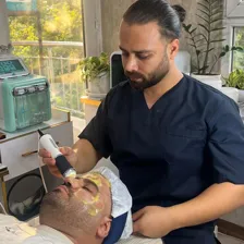 کلینیک زیبایی اسکین زارعی