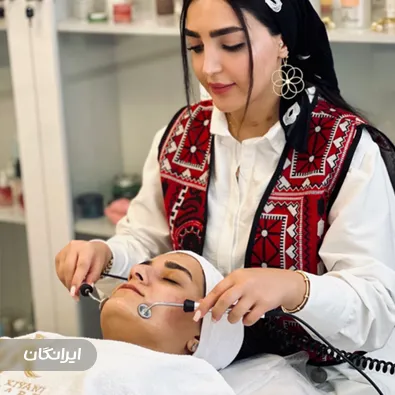 فیشیالیست نیلوفر کیانی