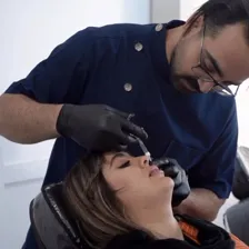 کلینیک زیبایی آیرا