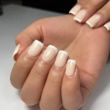 سالن کاشت ناخن شیوا