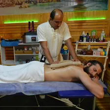 مرکز خدمات پوستی مایورا