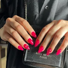 سالن کاشت ناخن محدثه ظفر