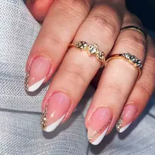 سالن کاشت ناخن کیمیا شجاعی