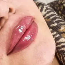 کلینیک زیبایی آروشا