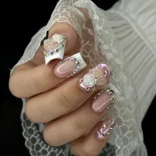 آموزشگاه کاشت ناخن نسترن صحاف